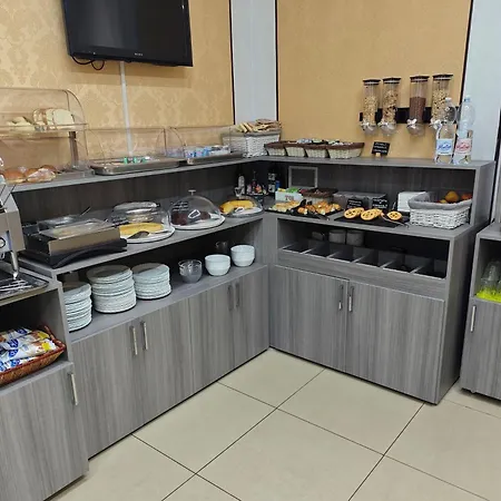 Esperia מלון 3*
