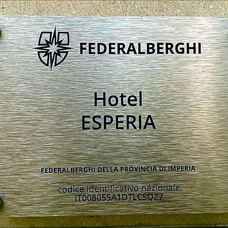 Esperia Hotel 3*